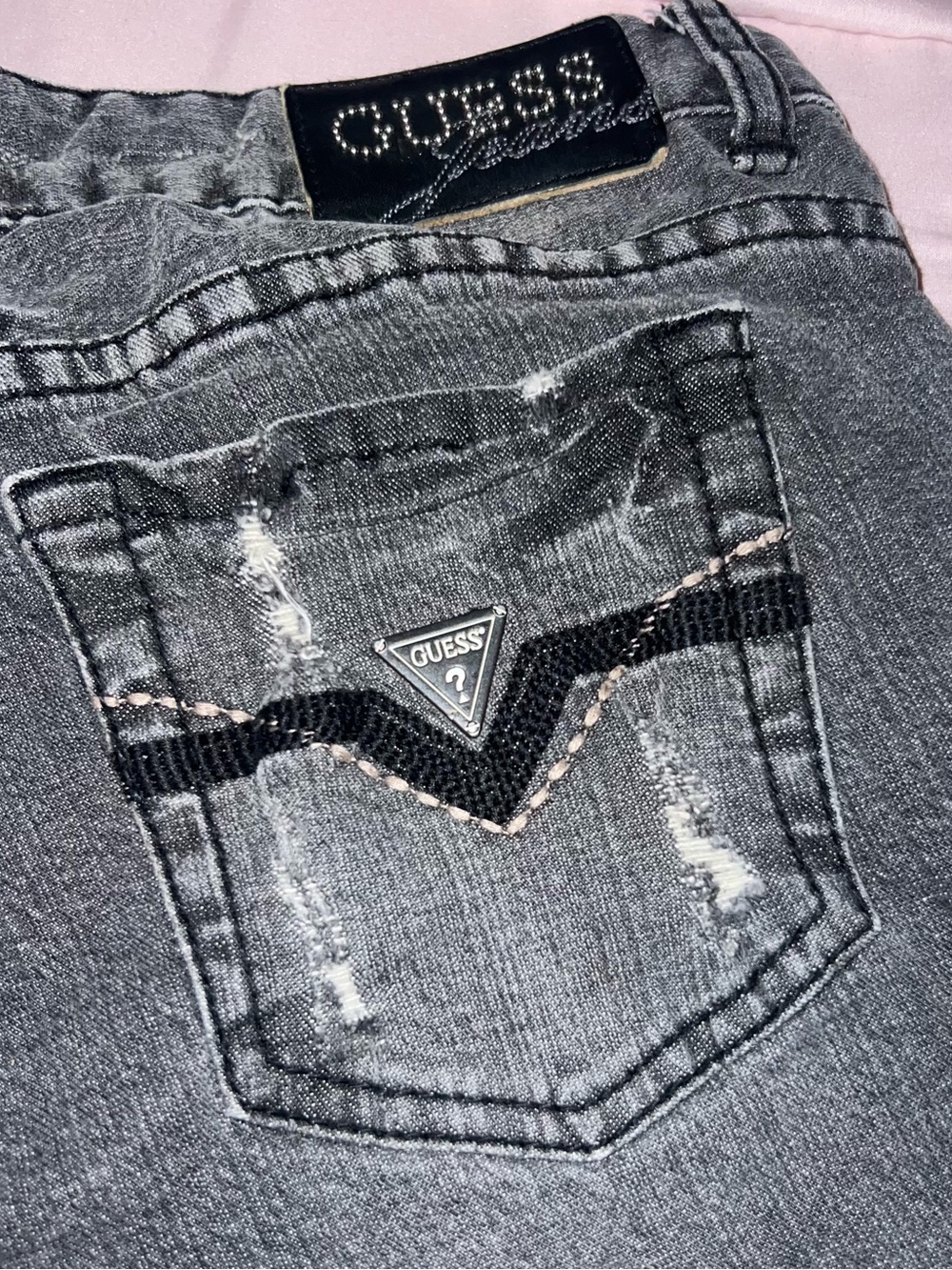 GUESS Sexy Skinny Leg Black Wash Distressed Jeans Size 28 - Picture 2 of 6